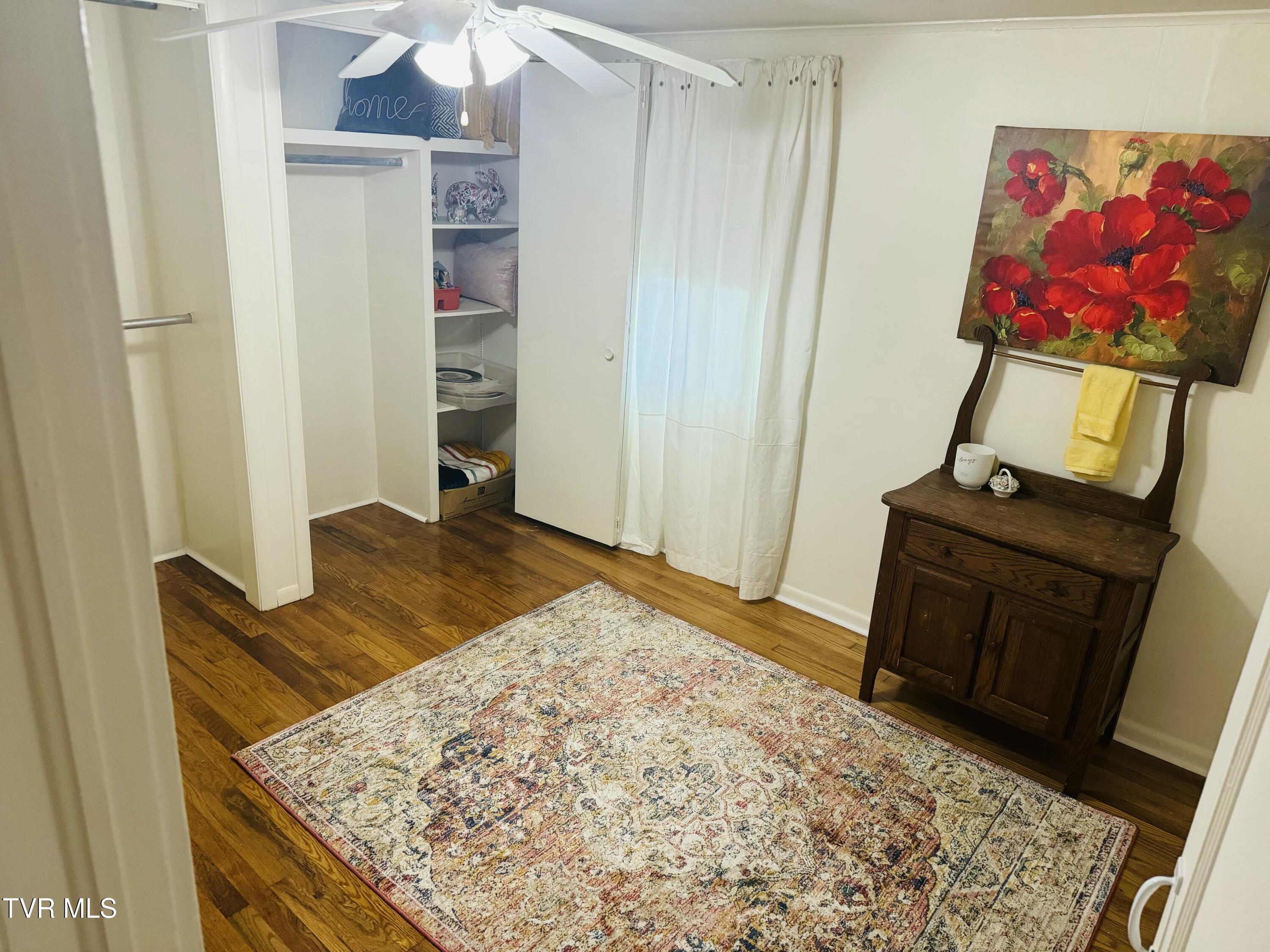 213 Campbell Street Southwest Abingdon, VA 24210 - Photo 12 of 28 IMG_0322