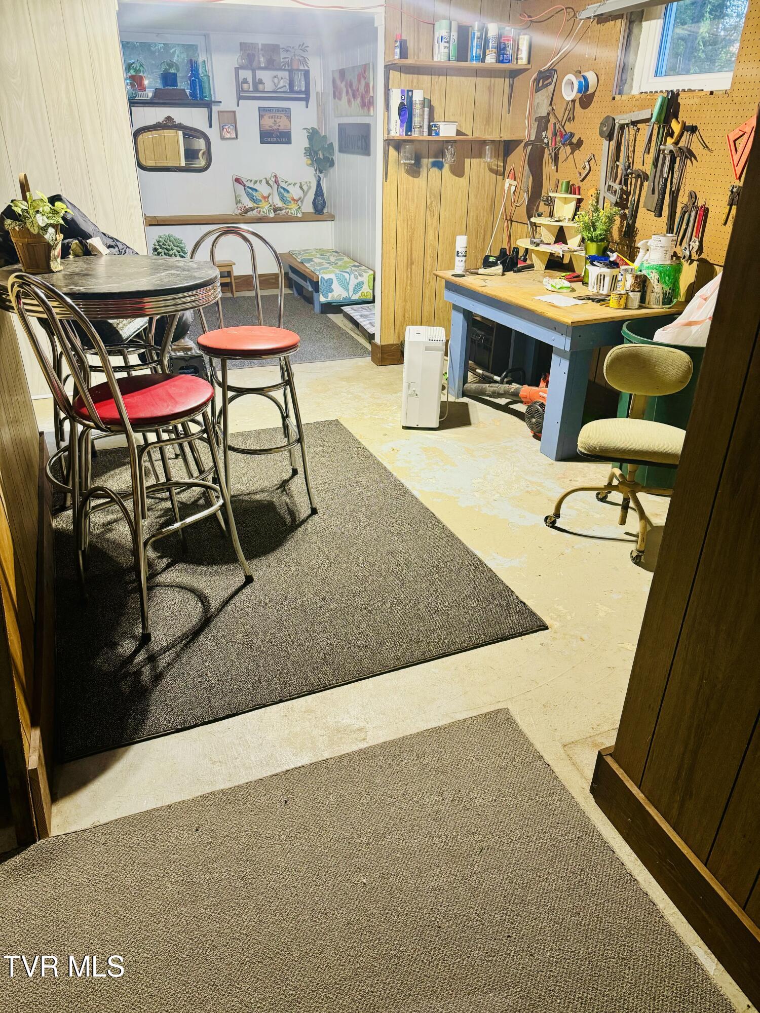 213 Campbell Street Southwest Abingdon, VA 24210 - Photo 19 of 28 IMG_0272