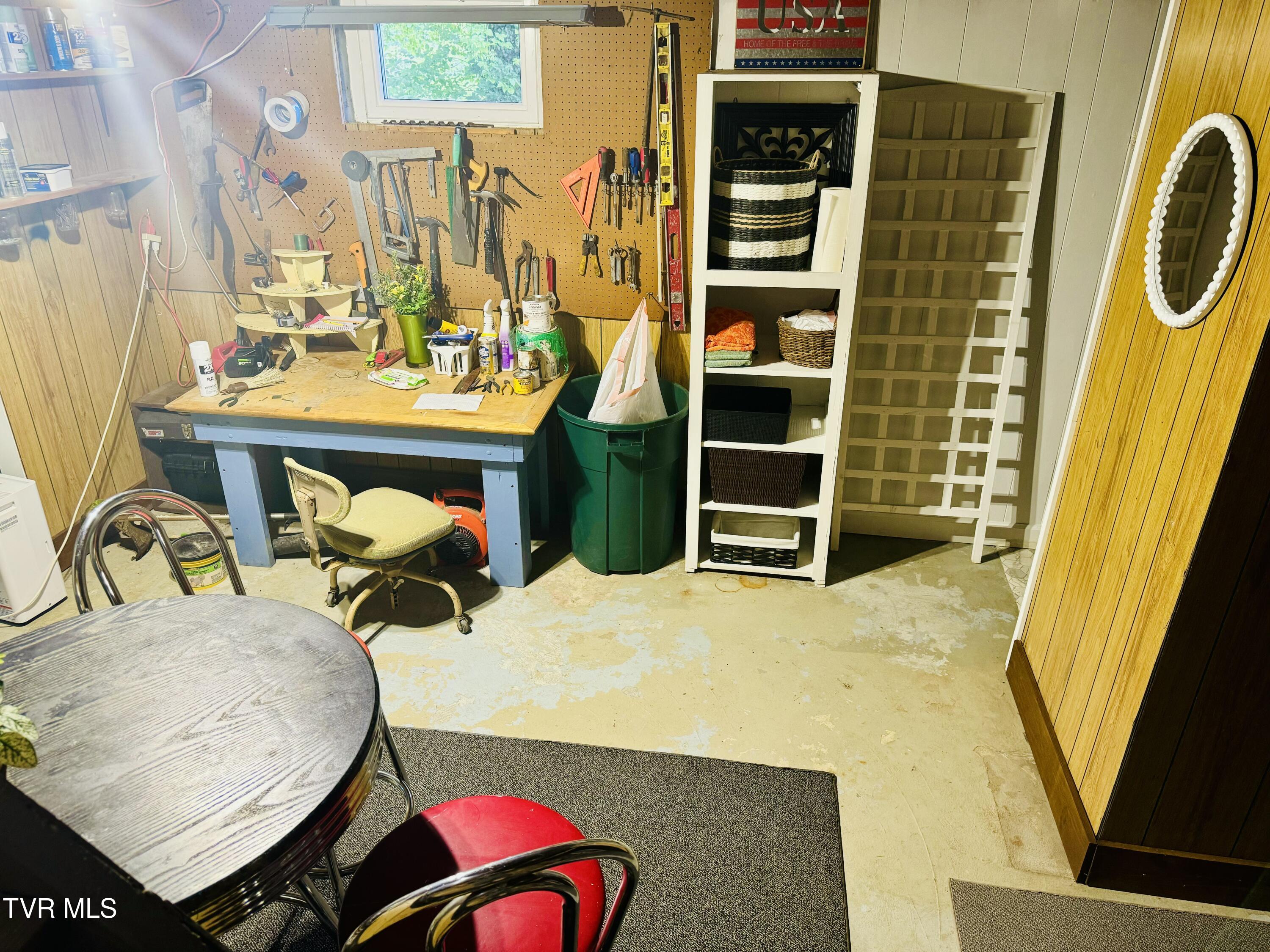 213 Campbell Street Southwest Abingdon, VA 24210 - Photo 20 of 28 IMG_0334