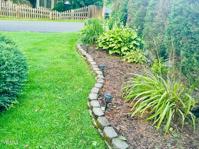 $219,000 | 213 Campbell Street Southwest, Abingdon, VA 24210