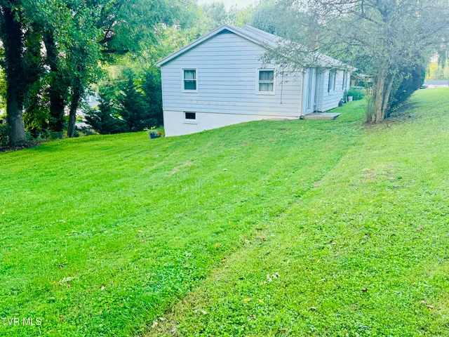 $219,000 | 213 Campbell Street Southwest, Abingdon, VA 24210