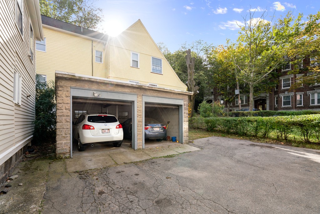 41-43 Stearns Road Brookline, MA 02446 - Photo 6 of 17 Gallery Image 6