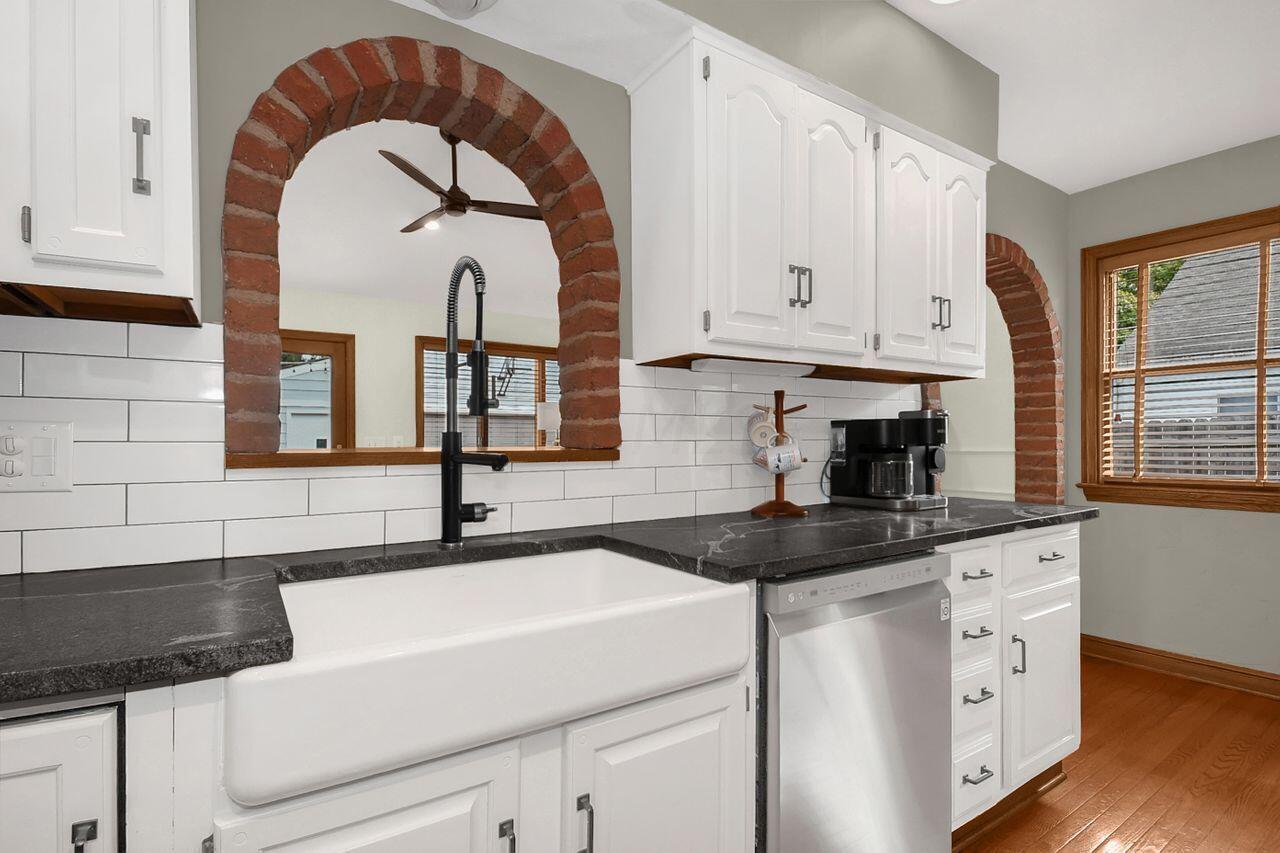 2210 Edgevale Road Columbus, OH 43221 - Photo 11 of 43 13