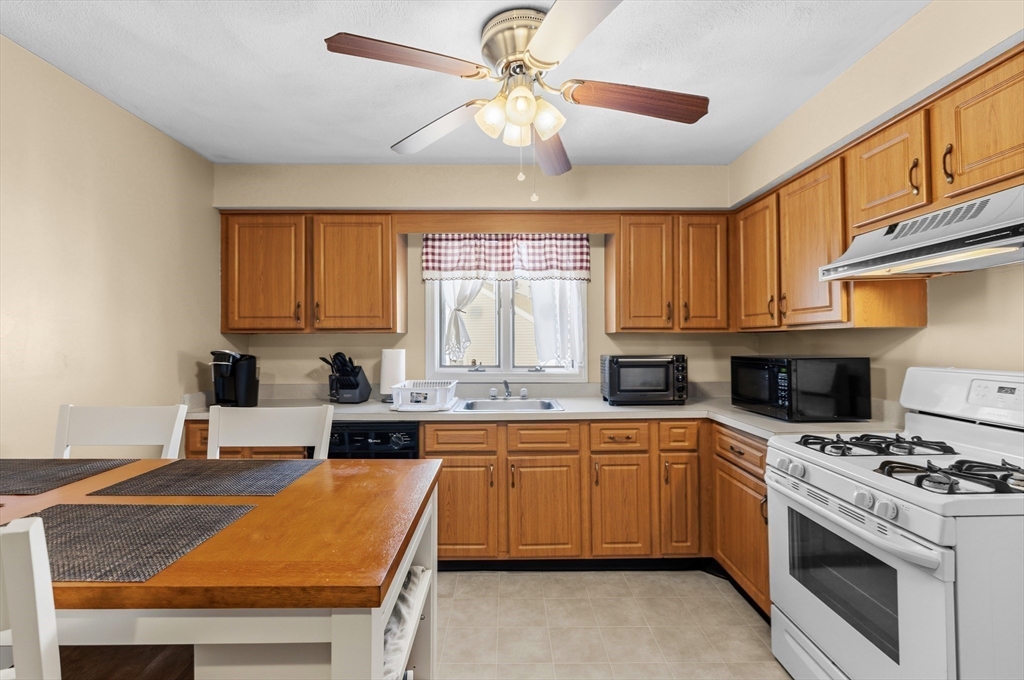 50 Clark Street, Unit 22 Fall River, MA 02720 - Photo 5 of 26