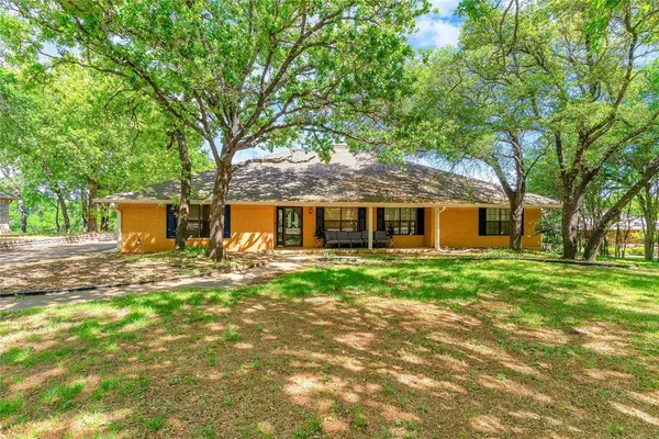 $675,000 | 6212 Westover Drive, Granbury, TX 76049