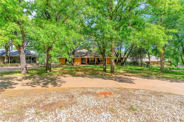 $715,000 | 6212 Westover Drive, Granbury, TX 76049