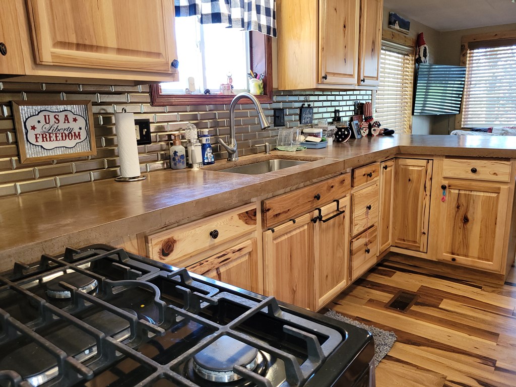 10125 Round Valley Road Cascade, ID 83611 - Photo 6 of 23 Kitchen