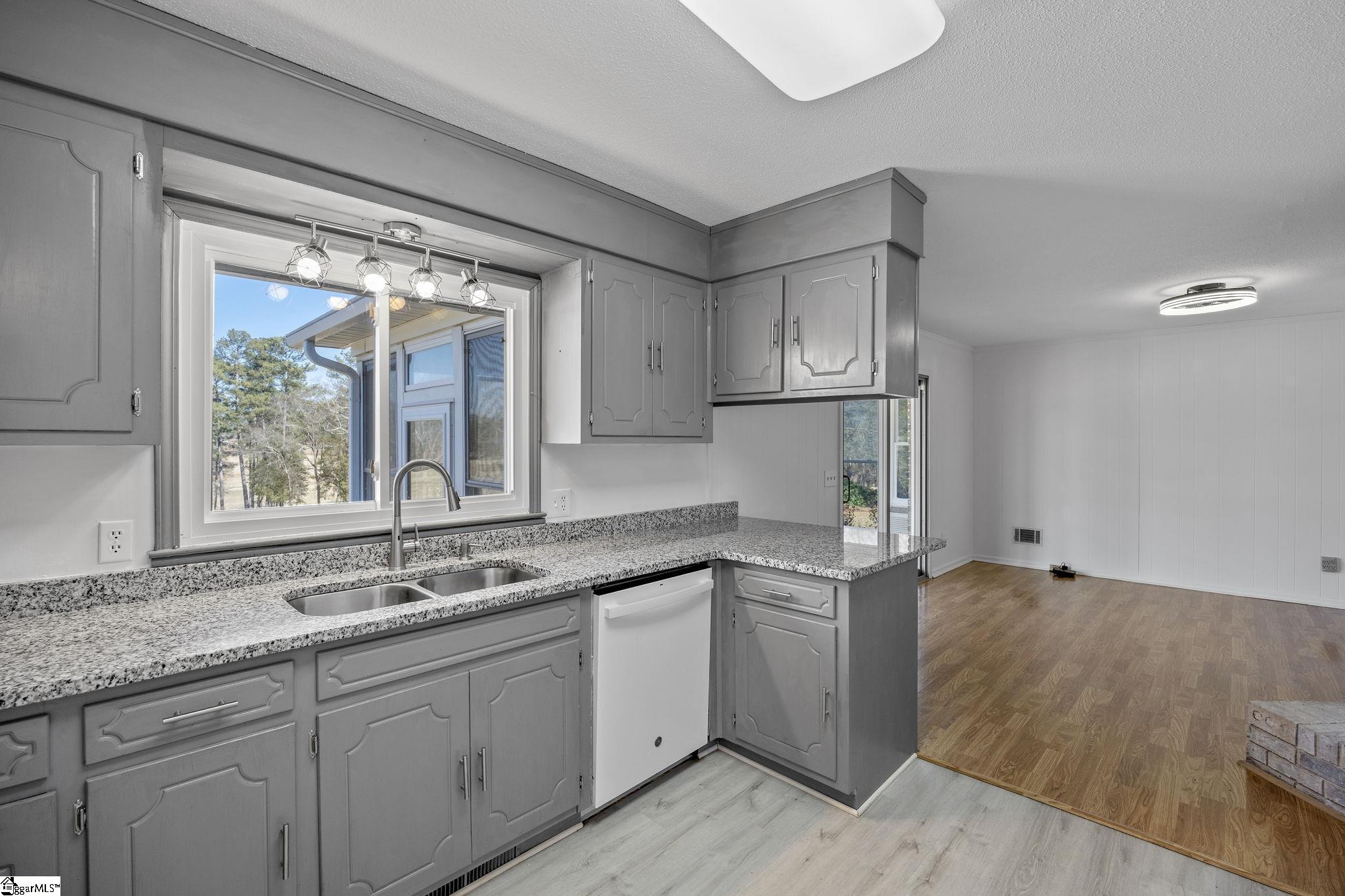 1305 Summers Drive Pendleton, SC 29670 - Photo 3 of 34