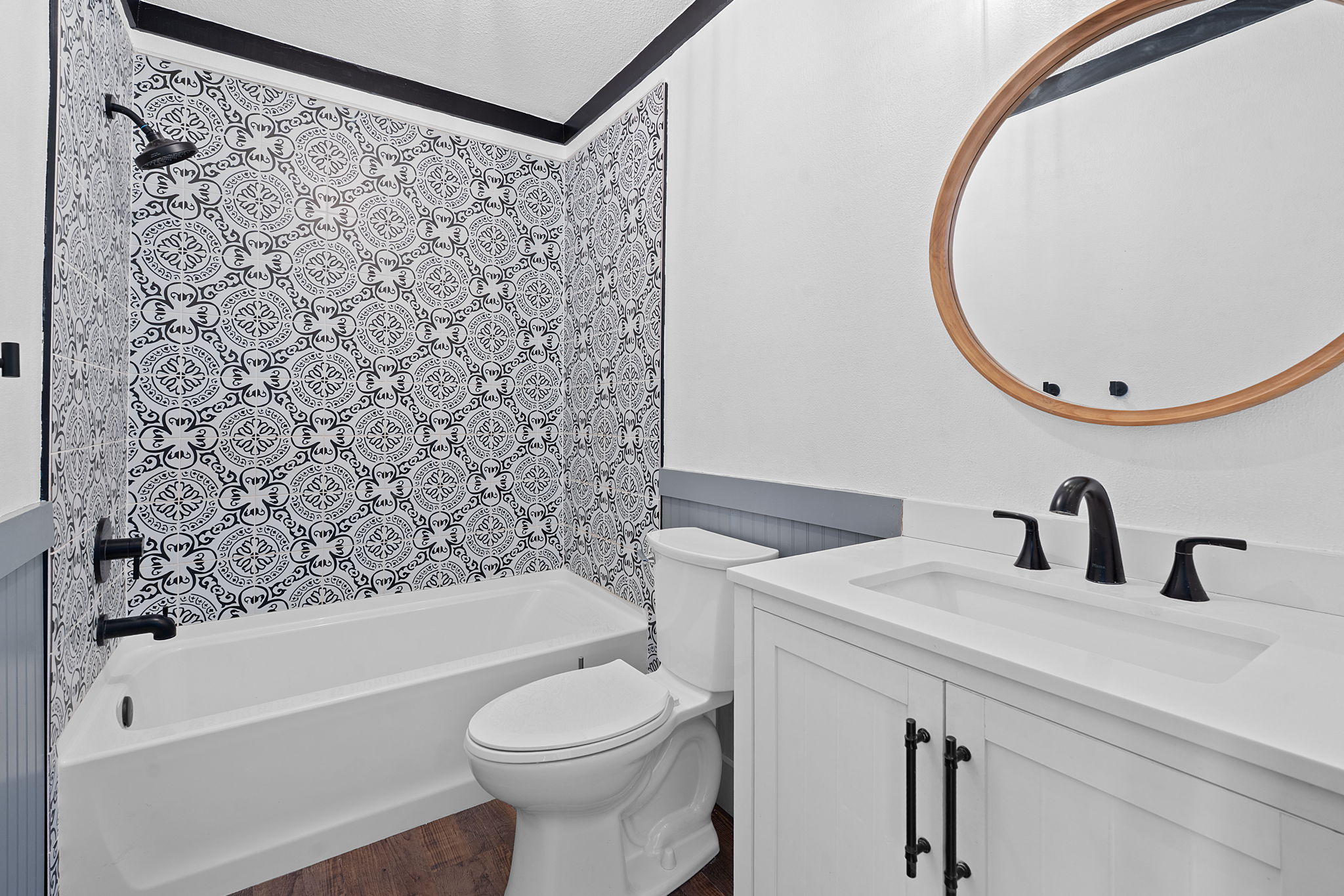 404 County Road 421 Spicewood, TX 78669 - Photo 24 of 31 a bathroom with a sink a toilet and a bathtub