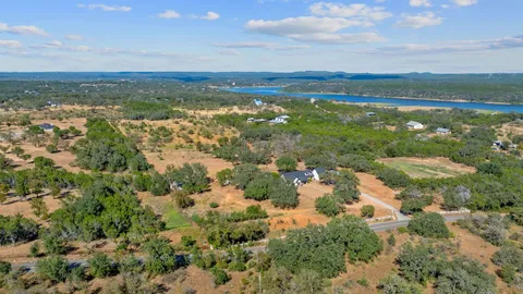 $899,990 | 404 County Road 421, Spicewood, TX 78669