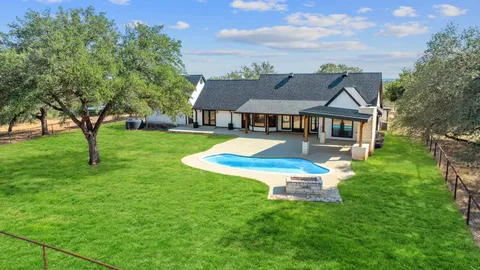 $835,000 | 404 County Road 421, Spicewood, TX 78669