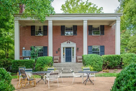 $825,000 | 4400 Belmont Park Terrace, Unit 185, Nashville, TN 37215