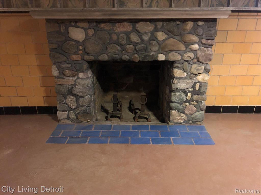 19620 Roslyn Road Detroit, MI 48221 - Photo 39 of 46