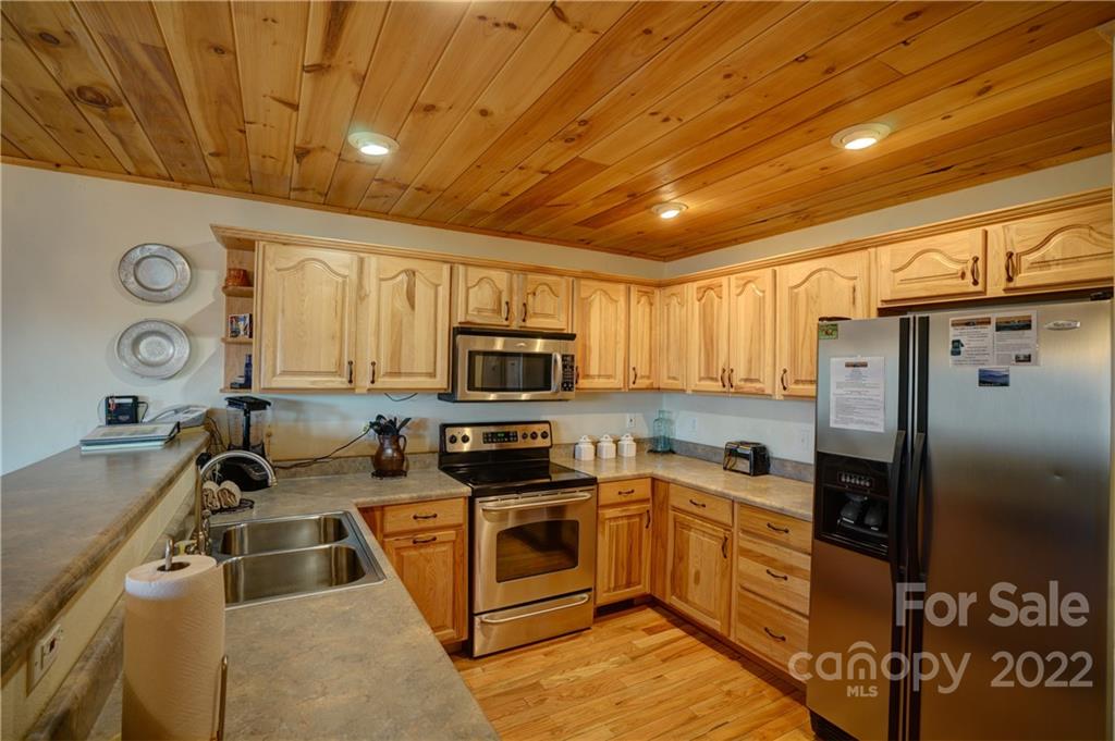 1218 Fox Run Road Bryson City, NC 28713 - Photo 18 of 41 Gallery Image 18