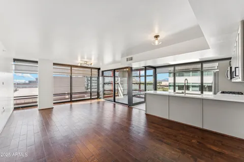 $2,750 | 4808 North 24th Street, Unit 724, Phoenix, AZ 85016