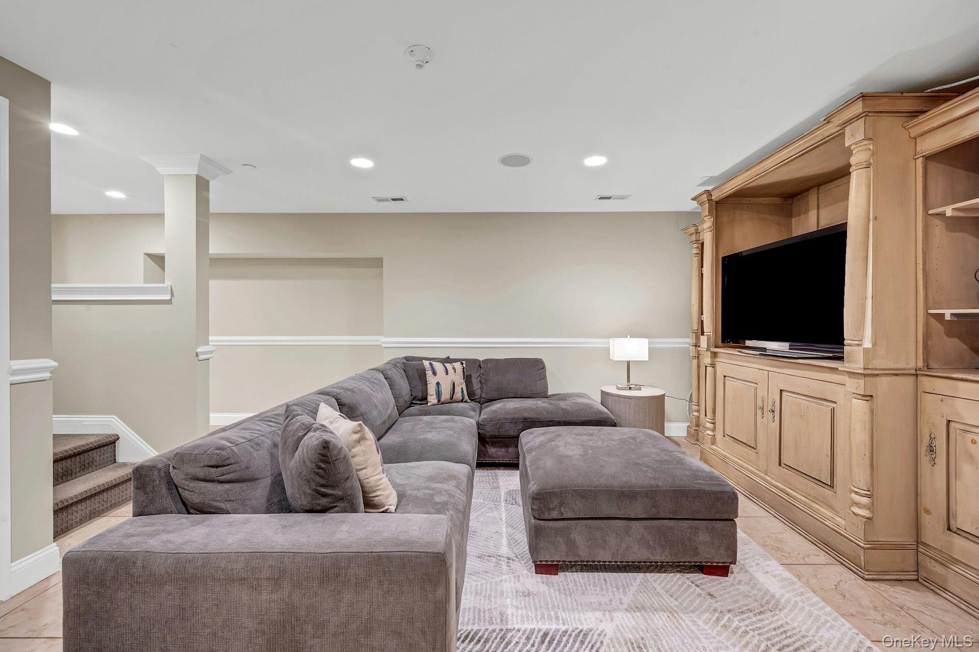 134 Euclid Avenue Ardsley, NY 10502 - Photo 31 of 48 Lower level sitting area