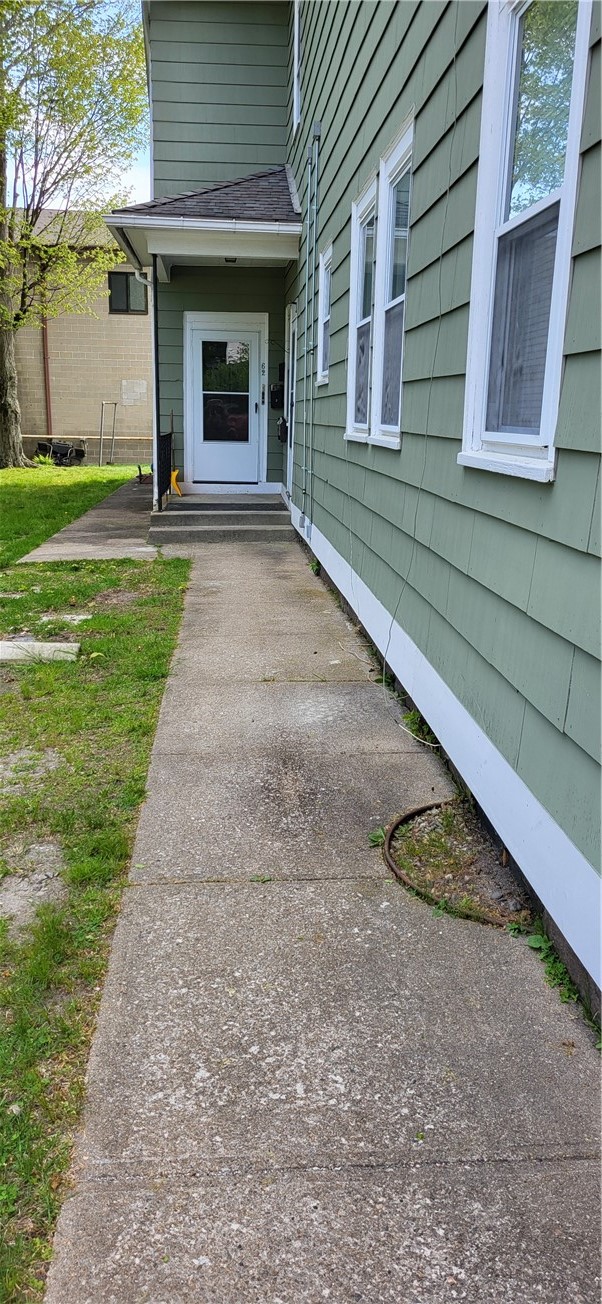 62 Kilvert Street, Unit 4 Warwick, RI 02886 - Photo 8 of 9