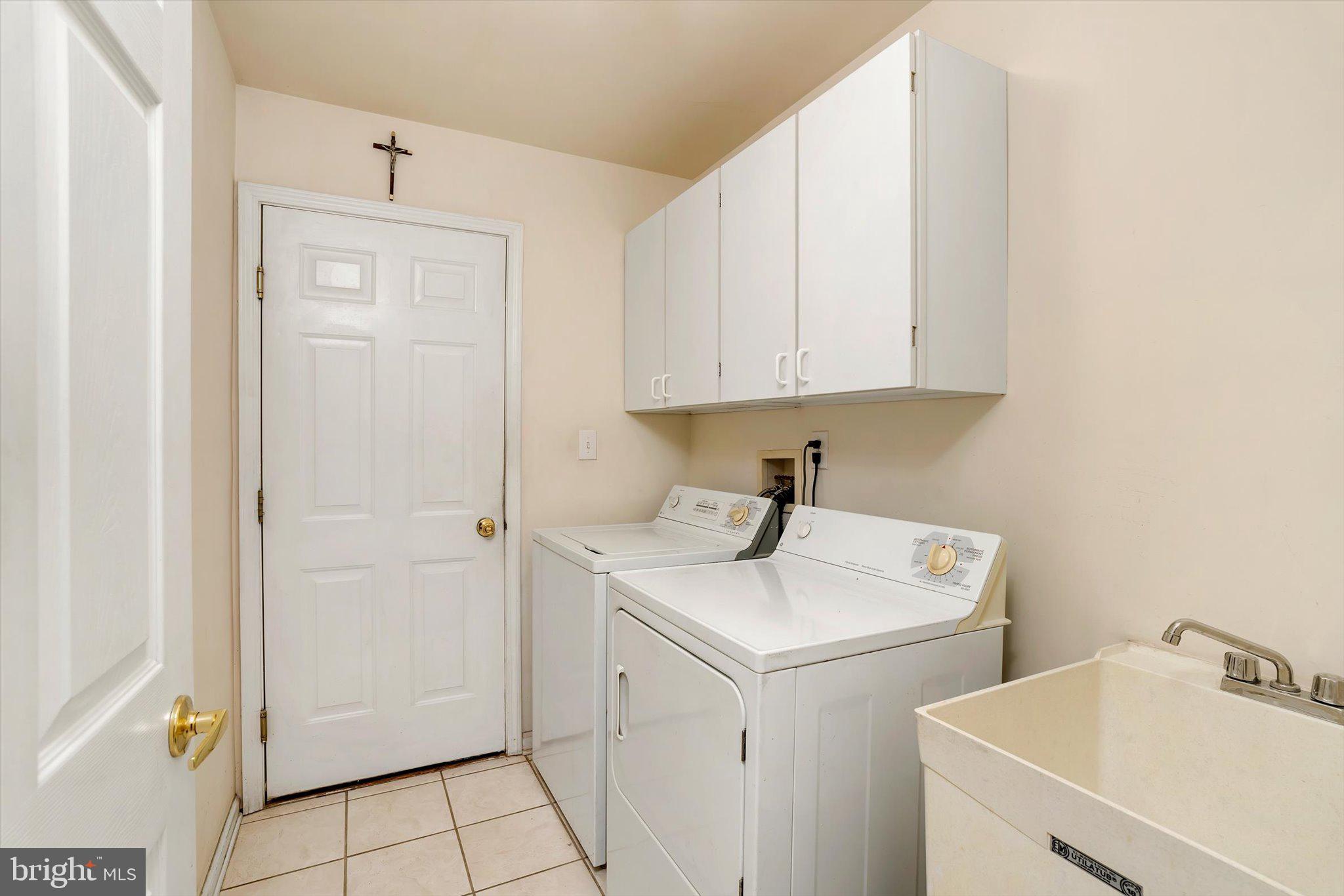 132 Coburn Road Pennington, NJ 08534 - Photo 28 of 50 Bright and functional laundry space.
