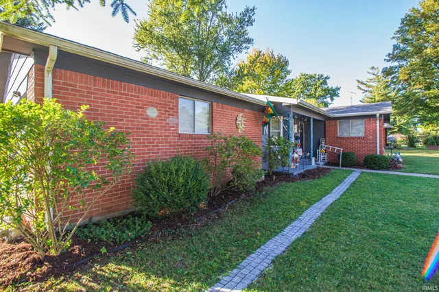 $214,900 | 501 North Maple Street, Winchester, IN 47394