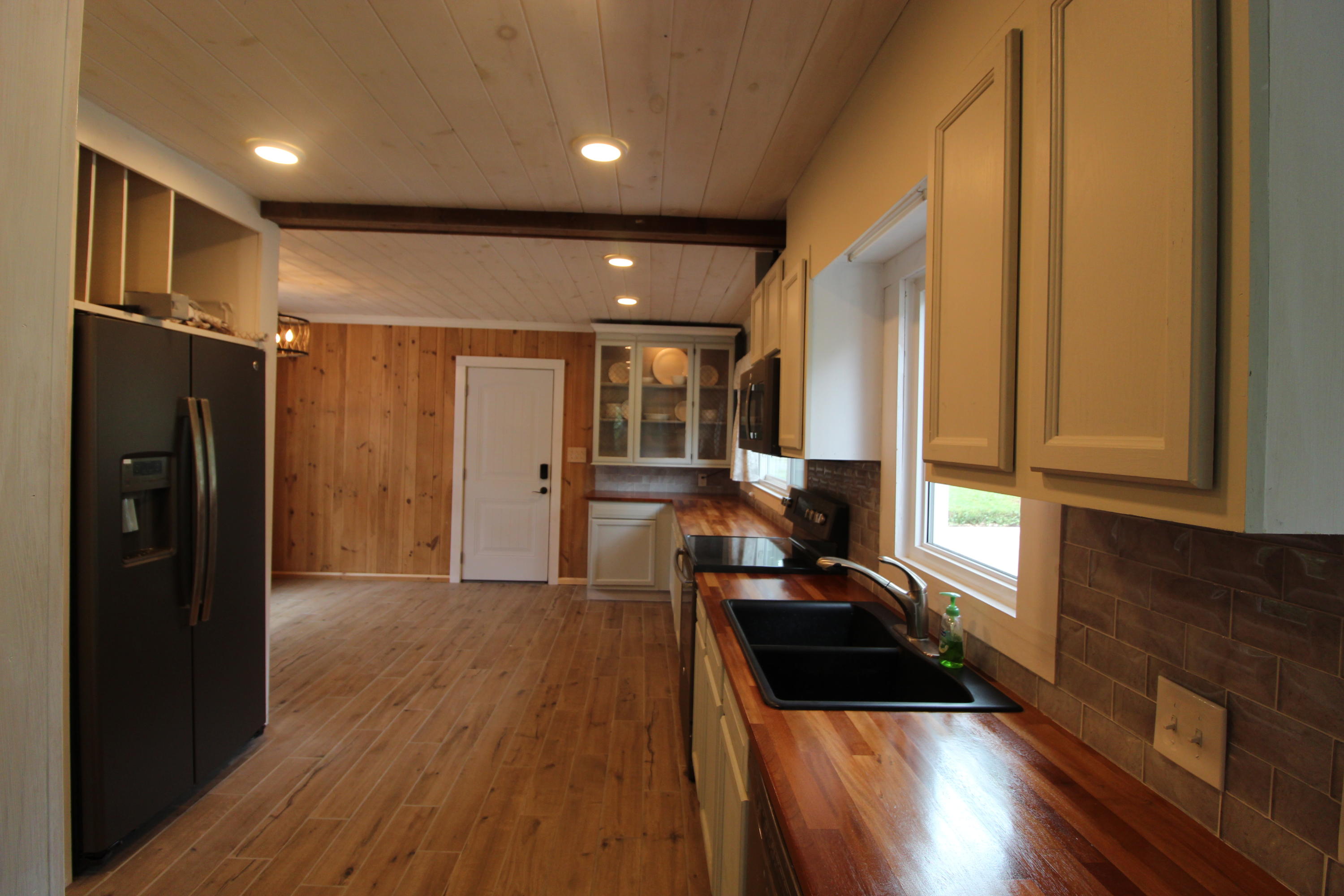 1823 Ramsay Street Alcoa, TN 37701 - Photo 4 of 37 Totally remodeled kitchen