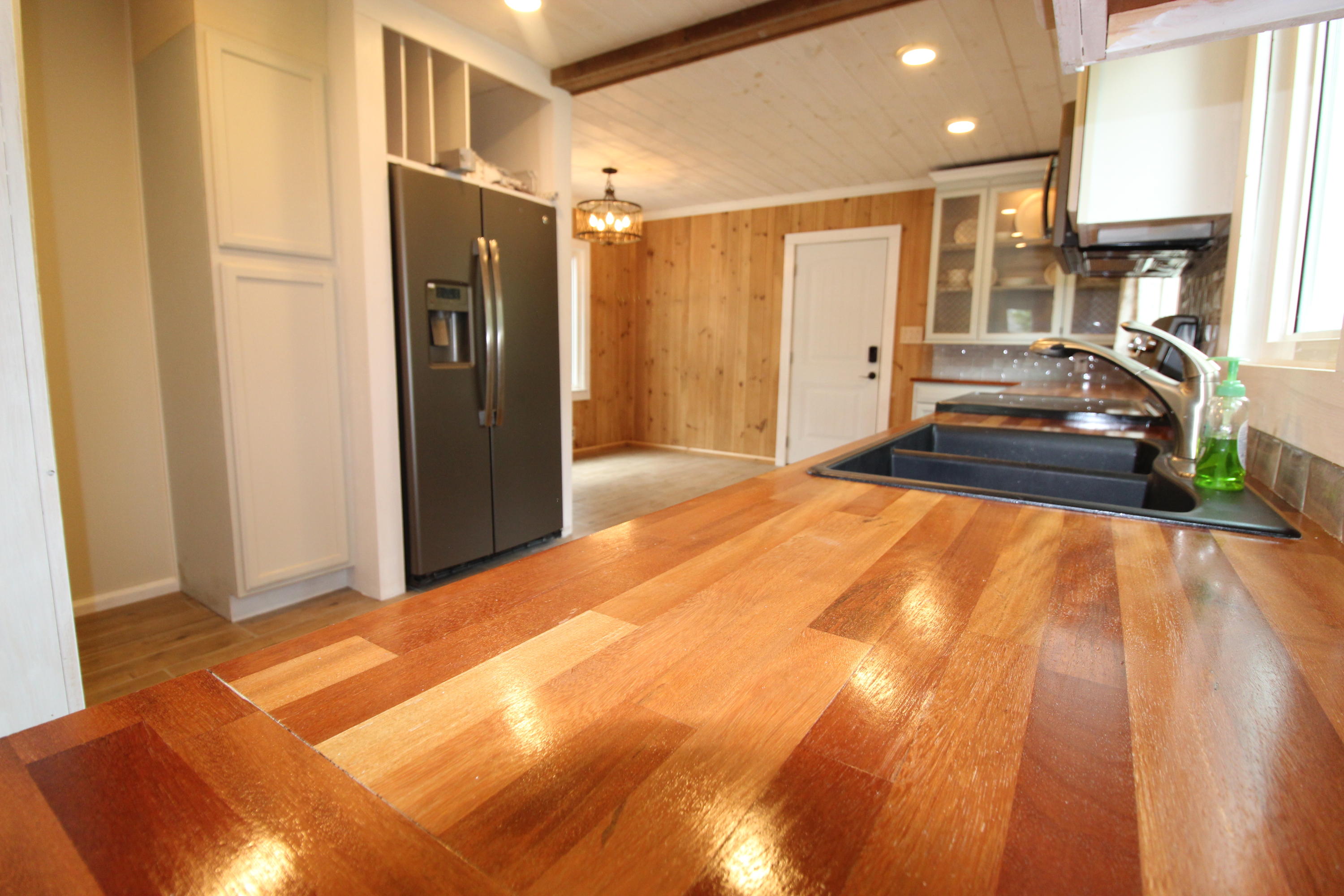 1823 Ramsay Street Alcoa, TN 37701 - Photo 8 of 37 Close up of countertop view