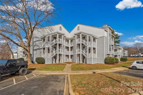 $165,000 | 15 Hamiltons Bay Court, Unit 937, Clover, SC 29710