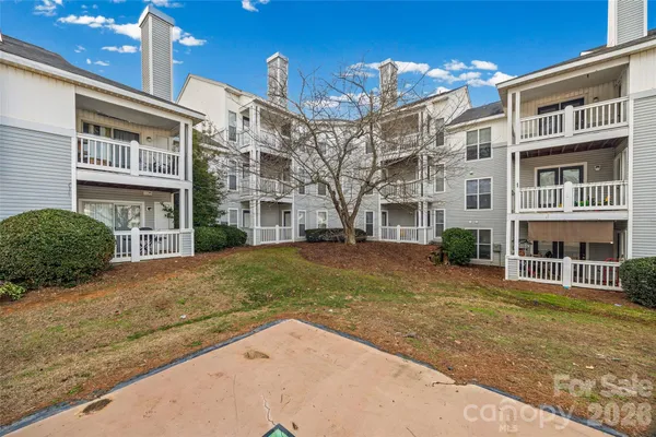 $165,000 | 15 Hamiltons Bay Court, Unit 937, Clover, SC 29710