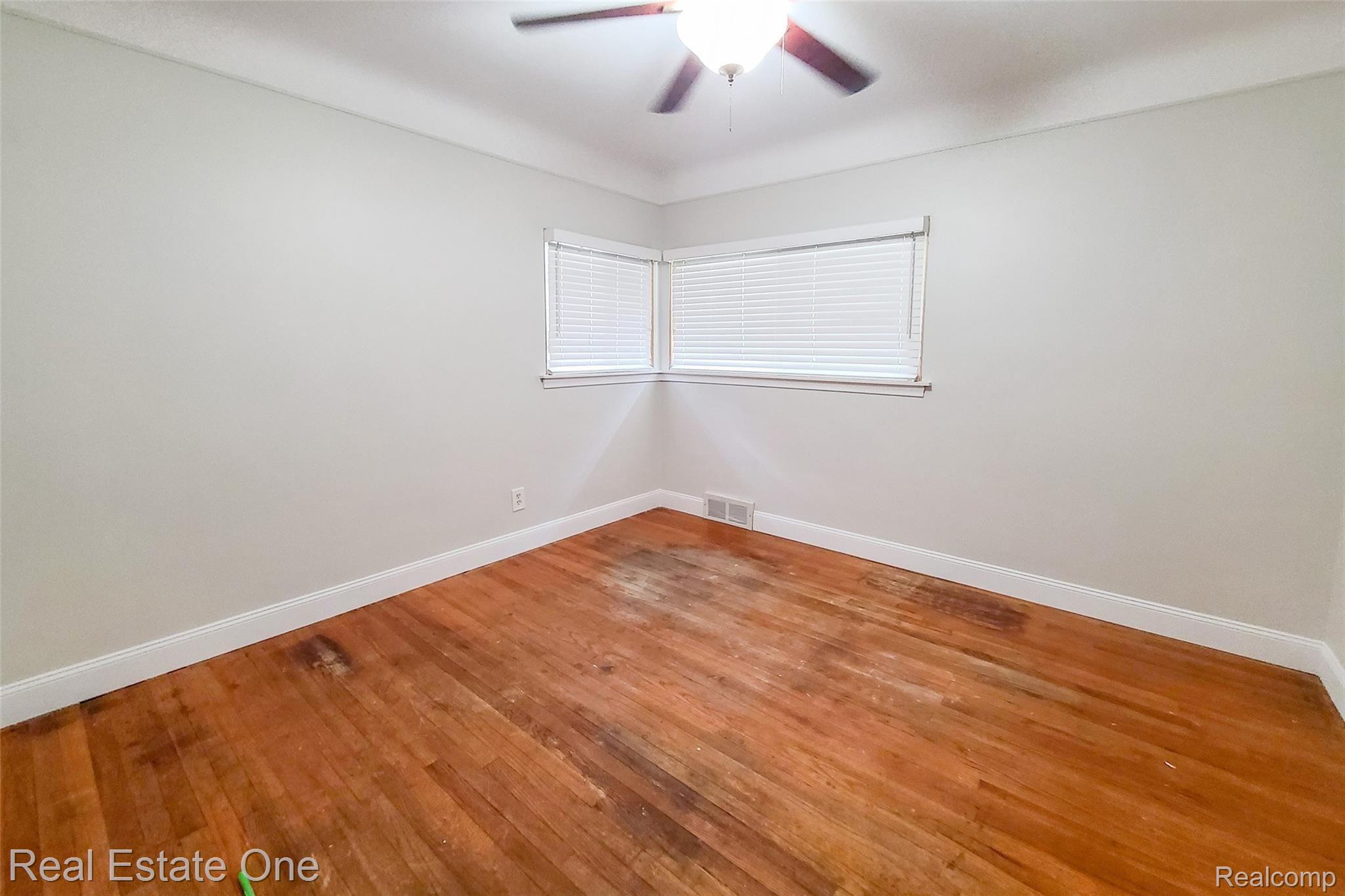 5325 Jamestown Road Utica, MI 48317 - Photo 22 of 32 20210819_120429 copy.jpg