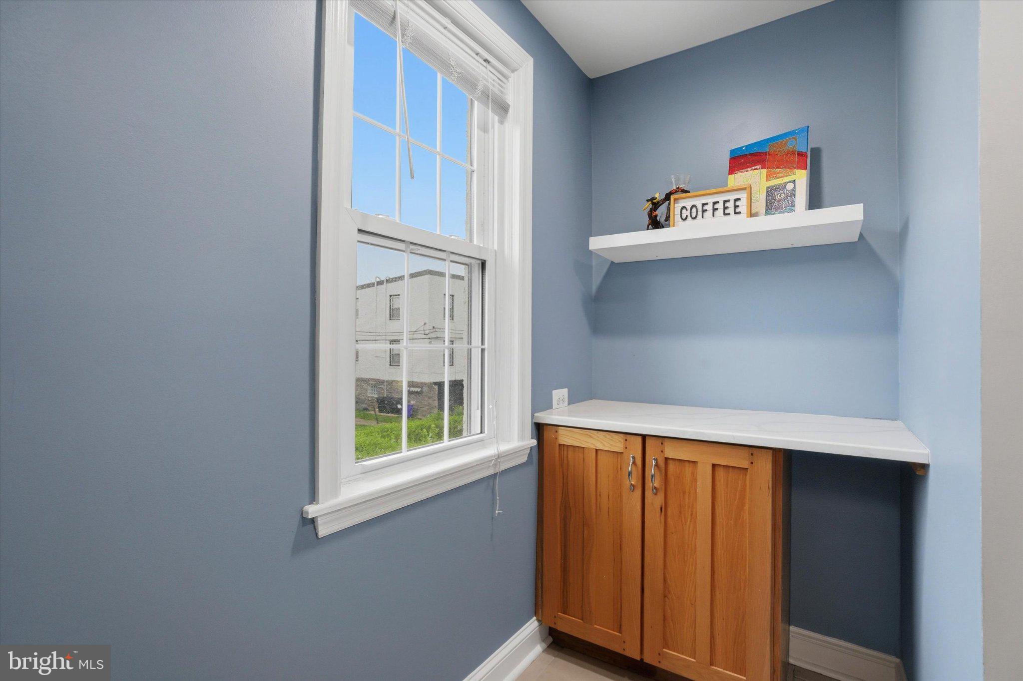 2316 Kenilworth Road Ardmore, PA 19003 - Photo 10 of 25 Bright nook with cozy charm.