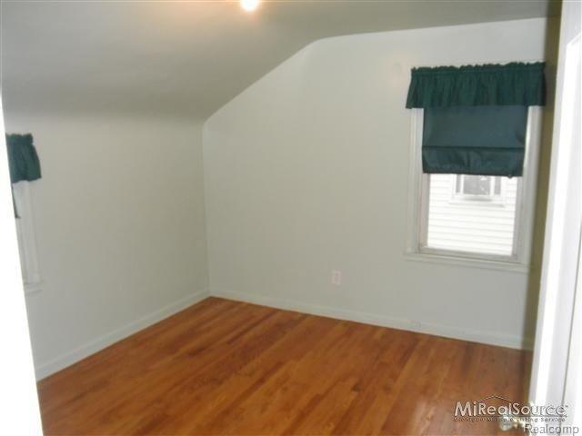 31143697-4.JPG