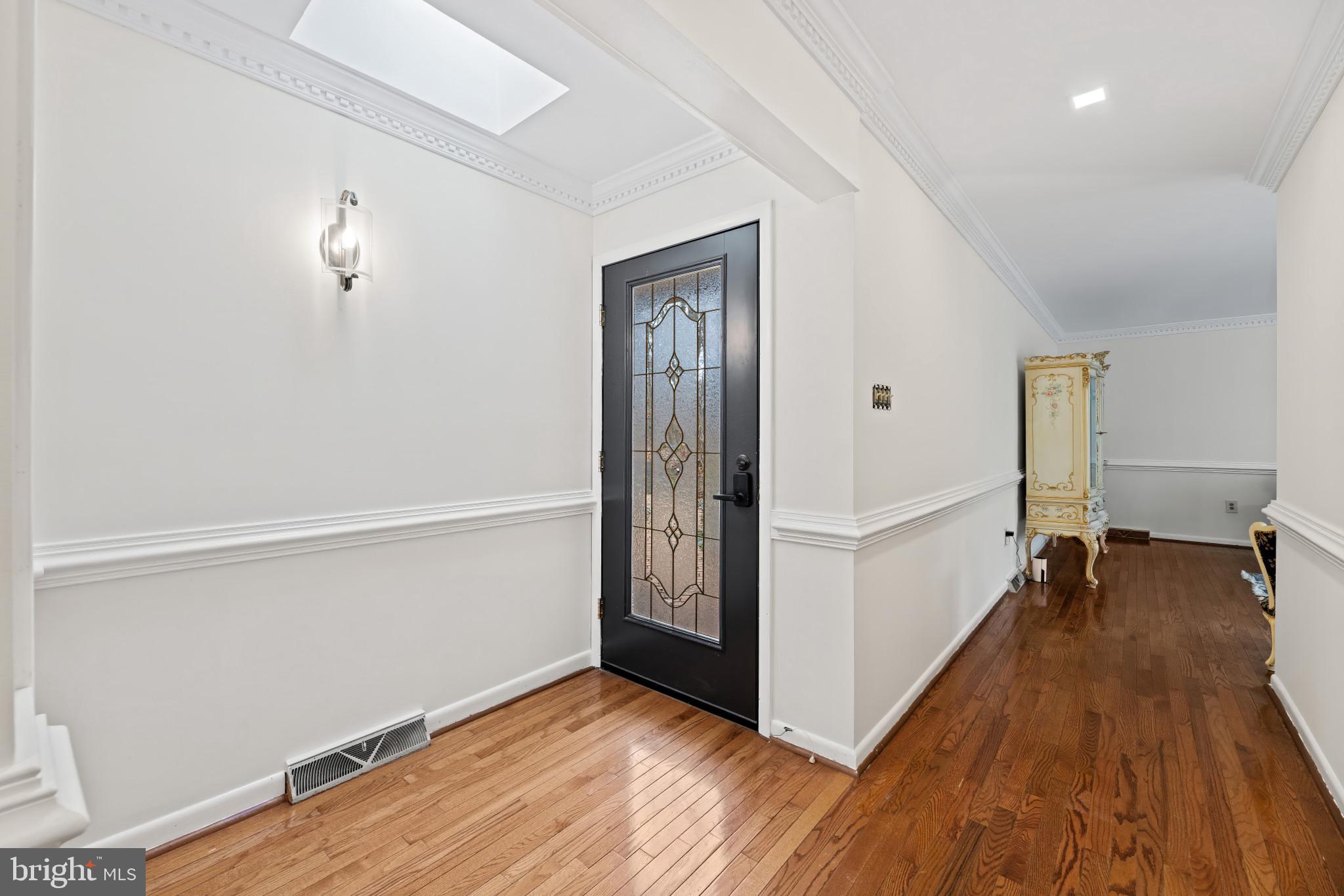 2026 Hunter Mill Road Vienna, VA 22181 - Photo 4 of 26