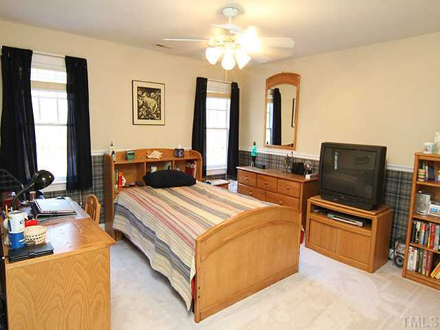 2024 Kinleys Way Raleigh, NC 27613 - Photo 16 of 25 Bedroom