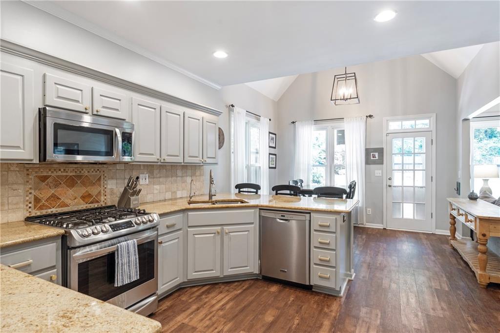 4635 Hardwick Court Suwanee, GA 30024 - Photo 10 of 46
