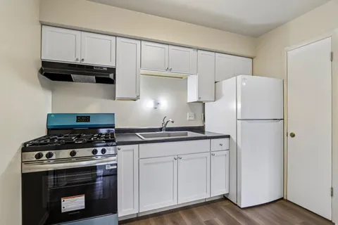 $99,100 | 3119 South 122nd Street, Unit 17, West Allis, WI 53227