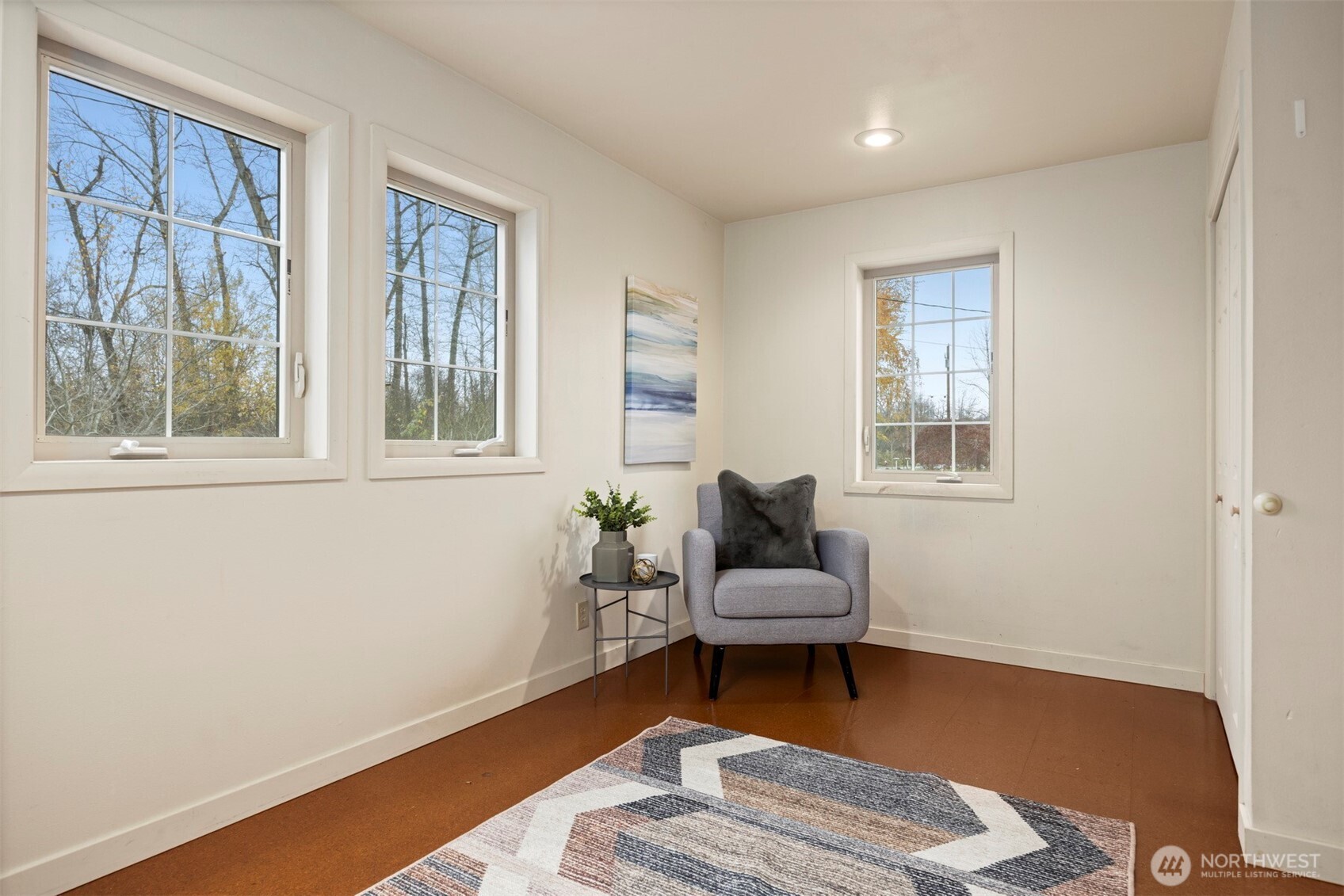2935 King Street Bellingham, WA 98225 - Photo 28 of 38 a living room with furniture and a window