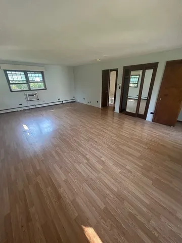 $440,000 | 13 West Kenilworth Avenue, Prospect Heights, IL 60070