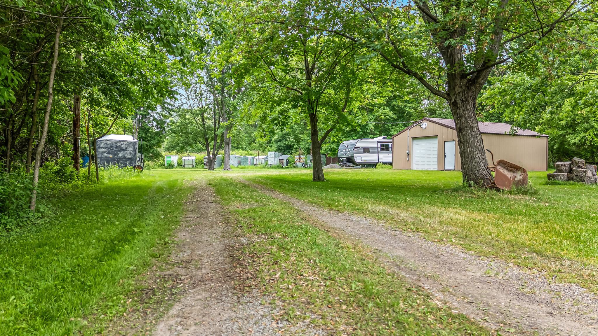 825 Welcome Road Menasha, WI 54952 - Photo 2 of 17