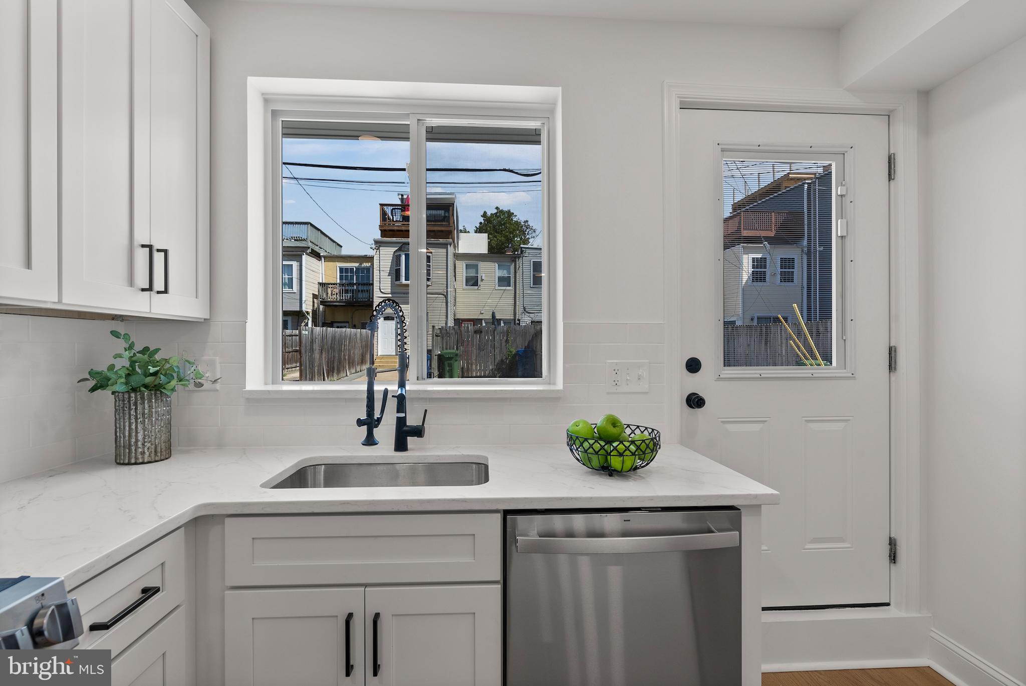 1523 Clarkson Street Baltimore, MD 21230 - Photo 22 of 58