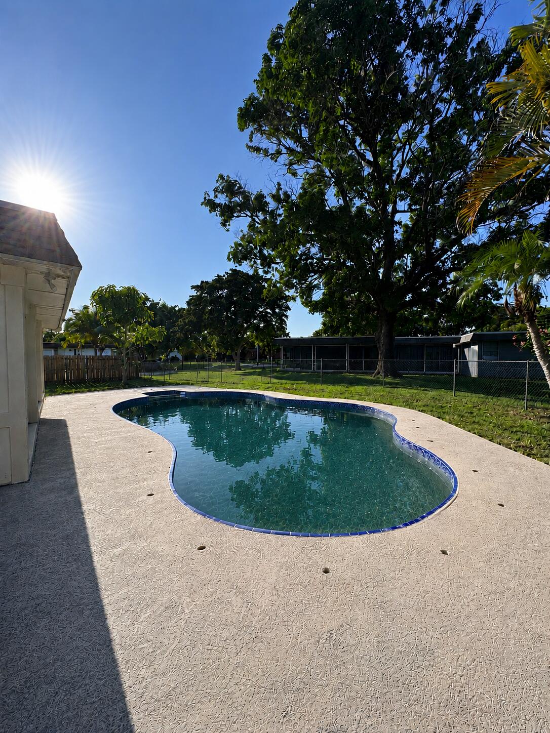 7816 Northwest 70th Terrace Tamarac, FL 33321 - Photo 36 of 37 7B2AA346-3D8C-4107-B13F-83A873BE28A3