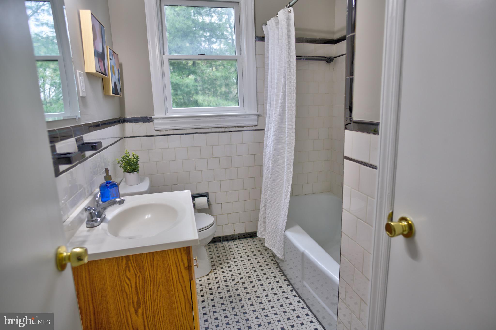 756 Old Stevenson Road Severn, MD 21061 - Photo 15 of 32 First floor full bathroom
