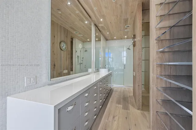 $699,000 | 2001 Meridian Avenue, Unit 518, Miami Beach, FL 33139