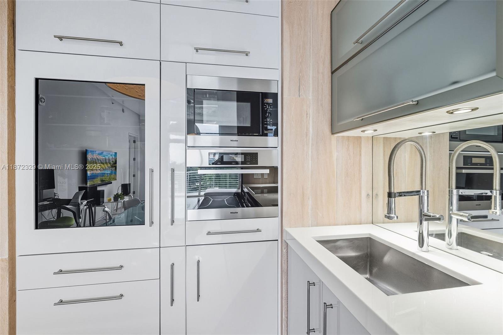 2001 Meridian Avenue, Unit 518 Miami Beach, FL 33139 - Photo 21 of 52