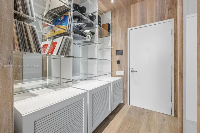 $699,000 | 2001 Meridian Avenue, Unit 518, Miami Beach, FL 33139