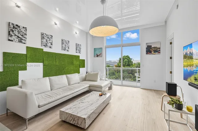 $699,000 | 2001 Meridian Avenue, Unit 518, Miami Beach, FL 33139