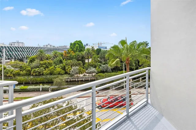 $699,000 | 2001 Meridian Avenue, Unit 518, Miami Beach, FL 33139