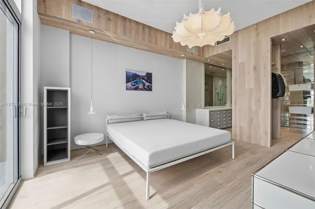 $699,000 | 2001 Meridian Avenue, Unit 518, Miami Beach, FL 33139