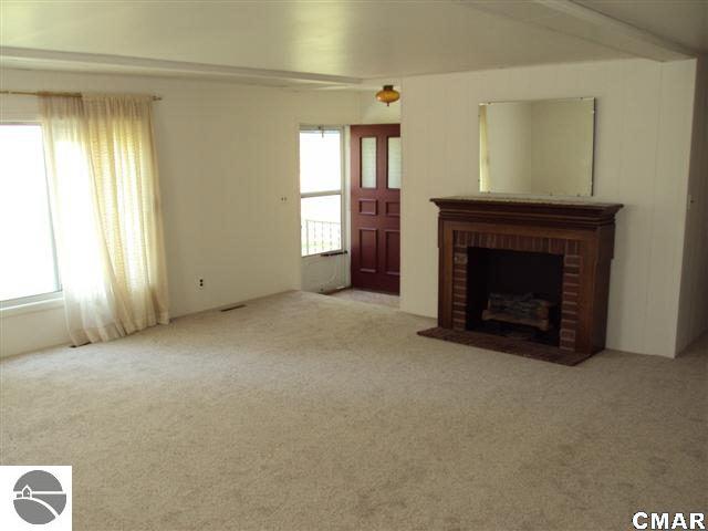 5957 South Mission Road Mount Pleasant, MI 48858 - Photo 4 of 14 1771910-3.JPG