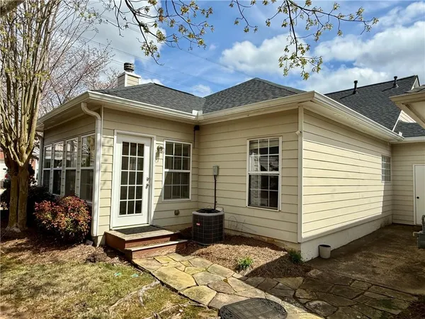 $329,900 | 1418 Raven Rock Trail, Kennesaw, GA 30152