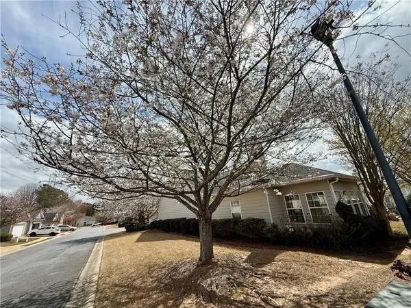 $329,900 | 1418 Raven Rock Trail, Kennesaw, GA 30152