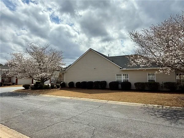 $329,900 | 1418 Raven Rock Trail, Kennesaw, GA 30152